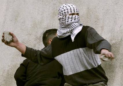 Un palestino muerto y 40 heridos