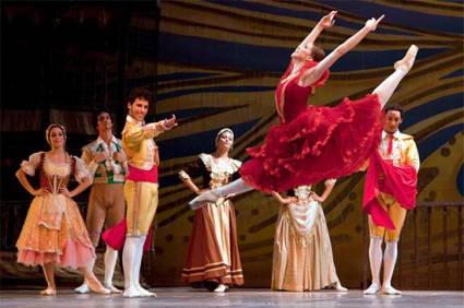 Bailarines del Ballet Nacional de Cuba