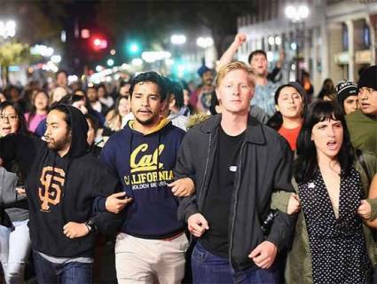 Protestan en varias ciudades estadounidenses por triunfo de Trump