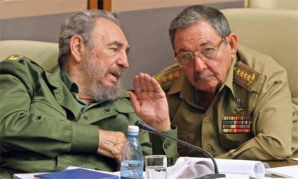 Fidel Castro y Raúl Castro