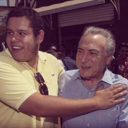 Bruno Júlio junto a Michel Temer.