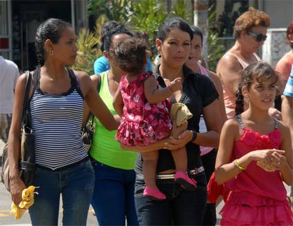 La Federación debe preocuparse por el bienestar de la familia cubana, y especialmente de la mujer. 