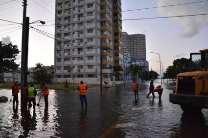 El dispositivo defensivo territorial, compuesto por los bomberos, el sistema de salud pública, la Cruz Roja, y los compañeros de recursos hidráulicos, se mantuvo en actividad para garantizar las acciones de seguridad en ese sentido