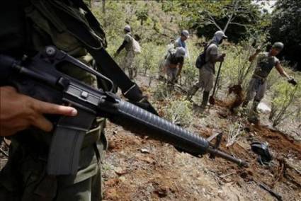 Fuerzas Armadas aumentarán su presencia para combatir grupos paramilitares