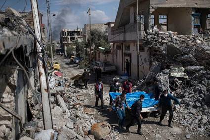 Recogida de cadáveres en Mosul