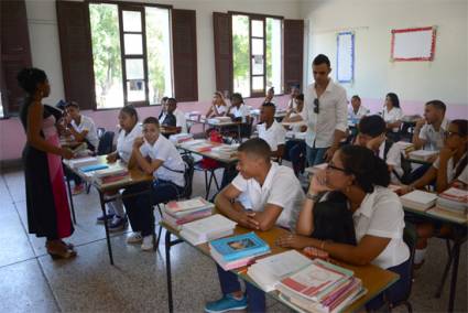 Los estudiantes de duodécimo grado