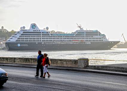 Cruceros «rompiendo» el hielo