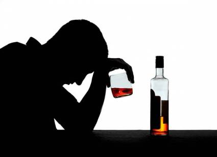 El alcohol afecta la salud cerebral
