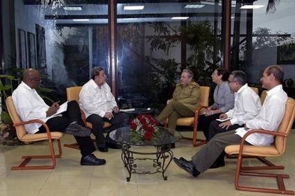 Recibió Raúl al Primer Ministro de San Vicente y las Granadinas