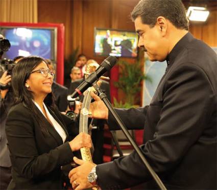 Delcy Rodríguez y Nicolás Maduro