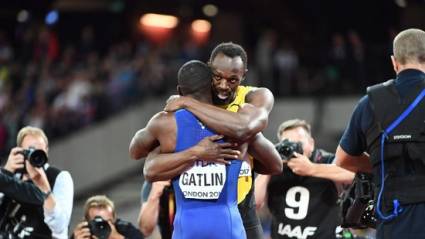 Justin Gatlin abrazó a Bolt