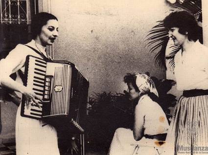 Tamara Bunke junto a Alicia Alonso