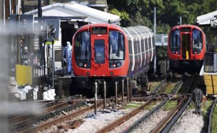 Explosión en un carro del metro de la capital británica 