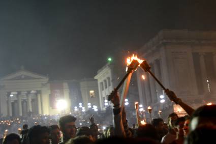  Los pinos nuevos desfilaron con la luz libertaria y justiciera del Apóstol.