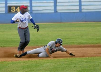 Tope de béisbol entre Cuba y Estados Unidos