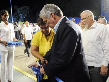 Inaugura Miguel Díaz Canel salón de Deporte Cubano