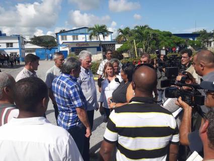 Visita Díaz-Canel el municipio especial de la Isla de la Juventud (1)