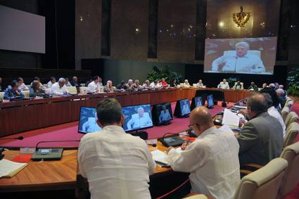 Asiste Presidente cubano Miguel Díaz-Canel Bermúdez a reunión del Consejo de Ministros