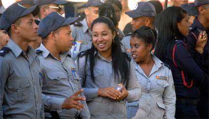 Jóvenes de la policía