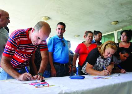 Una firma por la paz  y la solidaridad