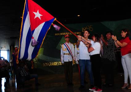 Abanderamiento de jóvenes cubanos al 18vo. Congreso Latinoamericano y Caribeño de Estudiantes