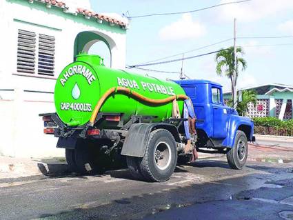 Distribución de agua por pipas