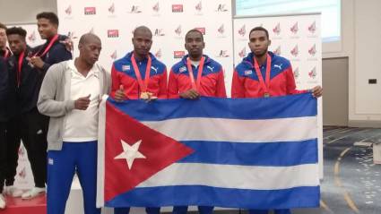 El equipo cubano de espada