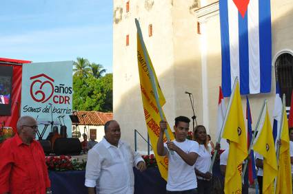 En el acto se abanderaron seis destacamentos juveniles Aniversario 60 de los CDR.