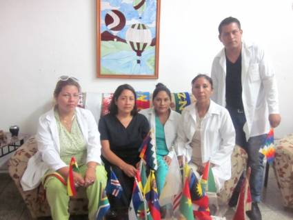 Estudiantes bolivianos en Matanzas(de izq a dere) Sandra Mérida, Seyla Campohermoso, Octavina Gamboa, Matías Méndez y rocío Taquichiri