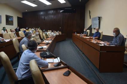 Reunión con científicos cubanos