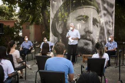 Con estudiantes del Instituto de Relaciones Internacionales Raúl Roa García,  fue el diálogo del Presidente de la República en la mañana de este sábado