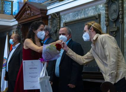 Varios estudiantes fueron reconocidos por su integralidad, resultados académicos y aporte al enfrentamiento a la pandemia.