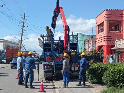 Contingentes de Etecsa y la Empresa Eléctrica