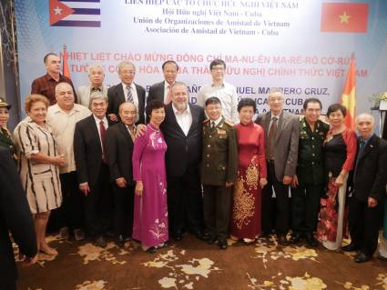 Visita oficial de Manuel Marrero Cruz a Vietnam