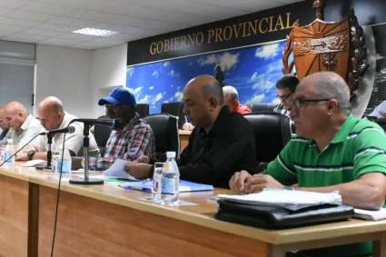 El Vicepresidente de la República encabezó en Villa Clara análisis sobre la ganadería.