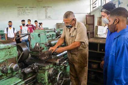 Esta estrategia educativa es esencial para realizar producciones cooperadas entre los diversos sectores. 