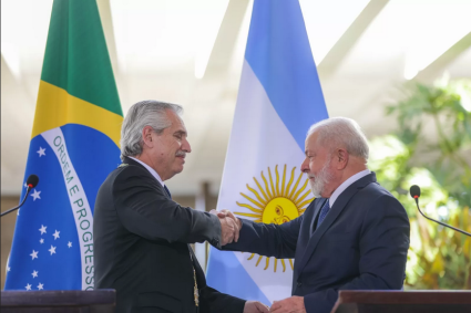 Alberto Fernández felicitado por Lula