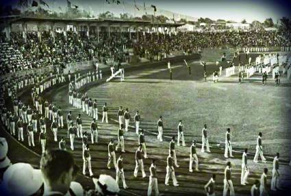 San Salvador acogió por primera vez una de estas lides en 1935.