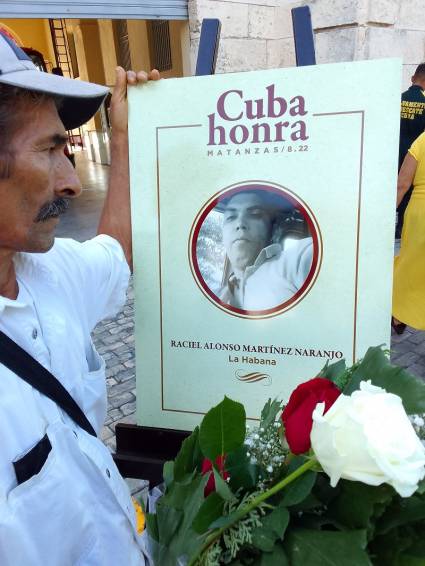 Cuba honra a los fallecidos en el incendio de supertanqueros, a un aniversario del suceso