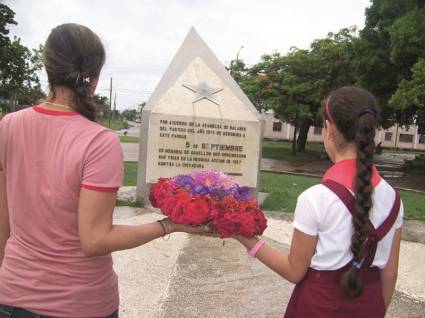 Como es tradición, las nuevas generaciones han tocado la historia con sus manos. 
