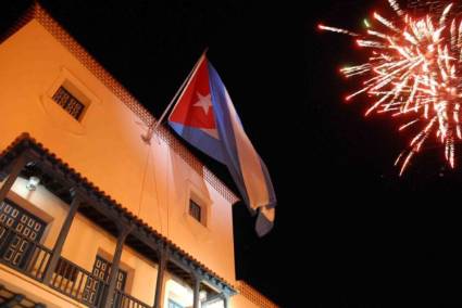 Cuba en el ondear de una bandera