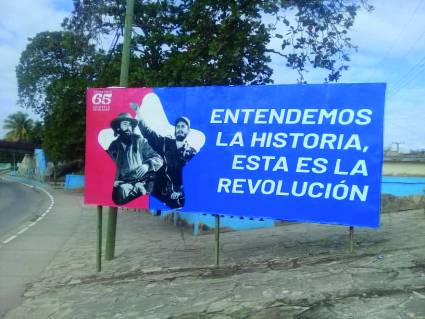 Los mensajes alegóricos se multiplican por toda la geografía santiaguera. 