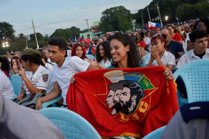 Los tiempos que vivimos invitan a las nuevas generaciones a volver a cada instante al pensamiento de Fidel, quien siempre confió en ellas y en su capacidad de actuar.