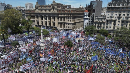 Masivas manifestaciones contra el ajuste