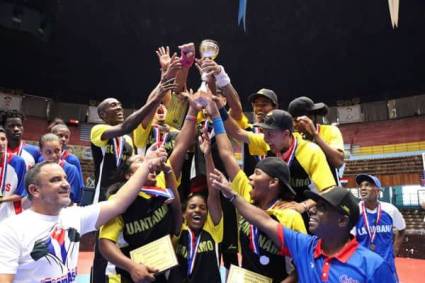 Los Guerreros, campeones del Béisbol 5