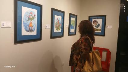 El público asistente a la inauguración de la exposición de ARES disfrutó de una muestra no habitual en estos espacios, que los hizo recordar su infancia. 