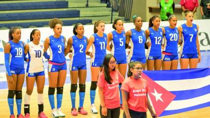 Las cubanas cerraban hoy su actuación ante la escuadra local
