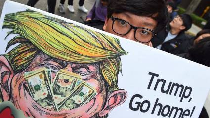 Protestan sudcoreanos contra visita de Donald Trump