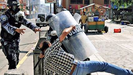 Represion Policial en Honduras