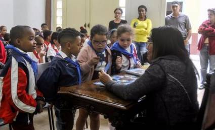 Juego de cartas dedicado a Martí